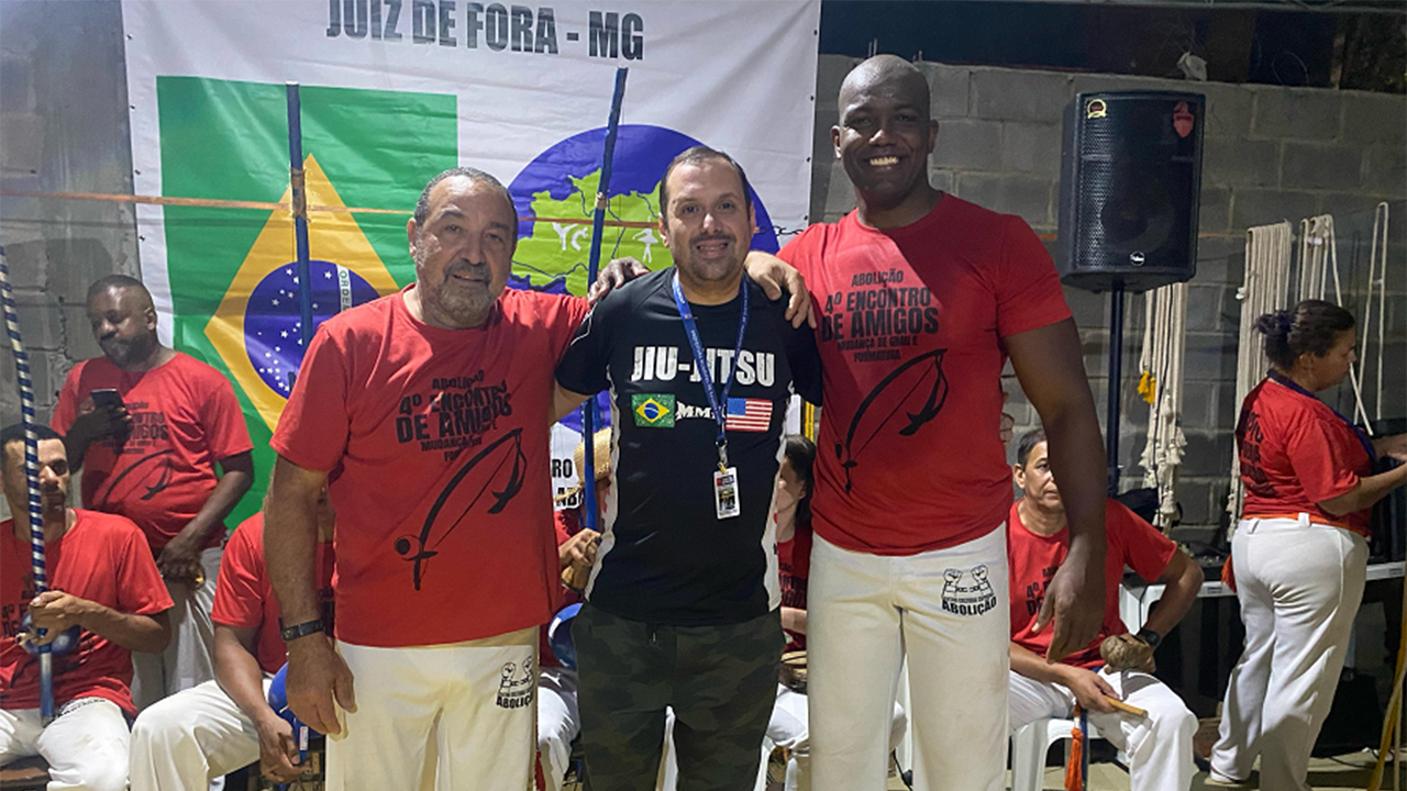Cerimônia do Projeto de Capoeira Guerreiros da Liberdade. Pererê recebe título de Mestre