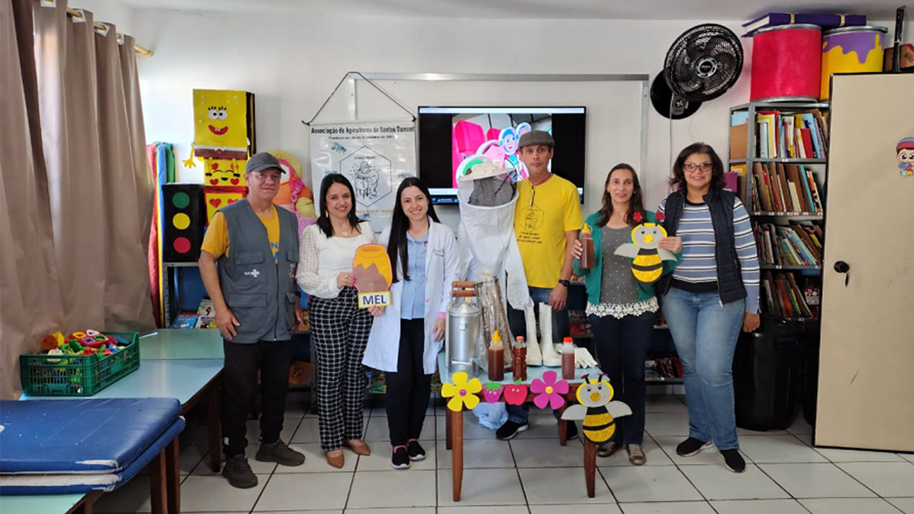 Ação educativa sobre as Abelhas está sendo trabalhada nas escolas da Prefeitura