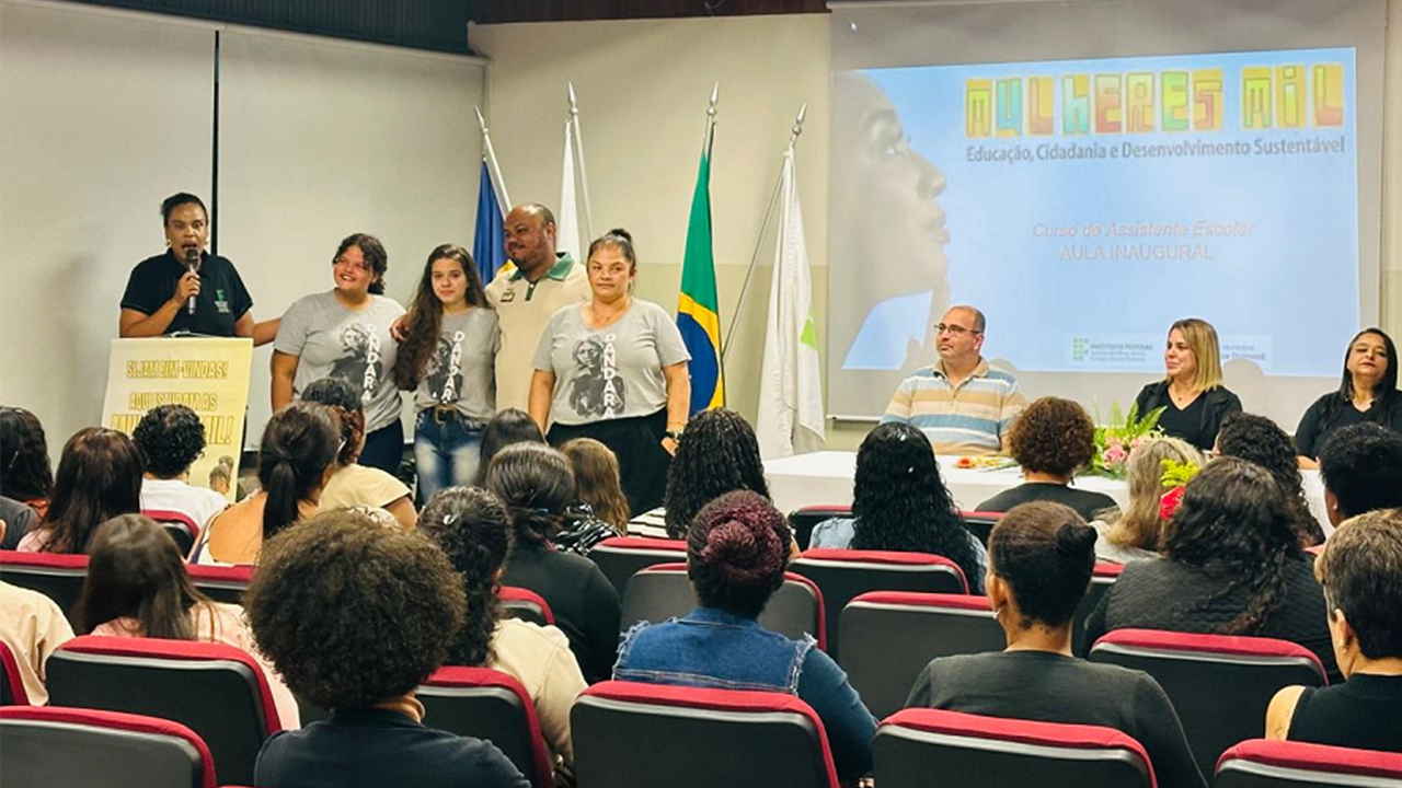 Inicia 3ª turma do Programa Mulheres Mil,  curso Assistente Escolar