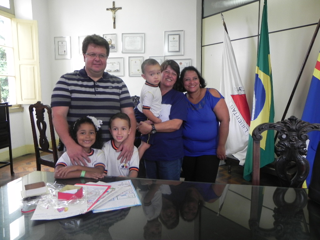 Comunidade escolar visita prefeito e agradece novas instalações da escola