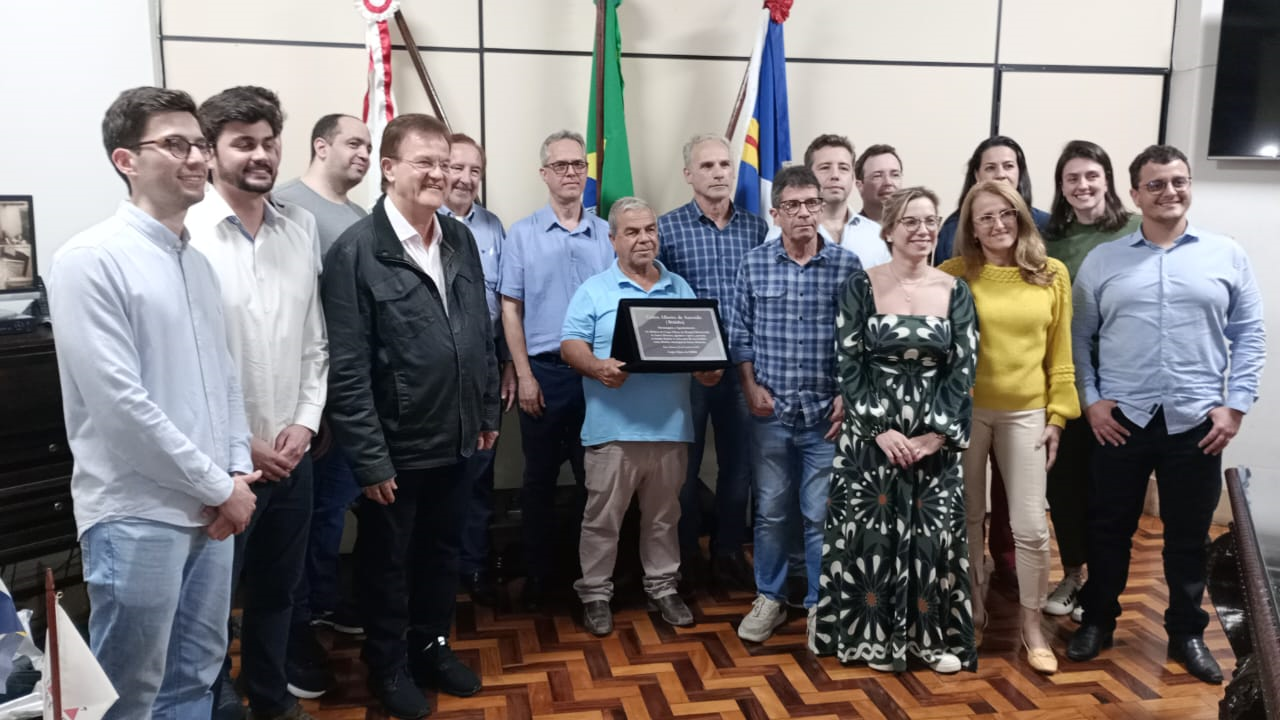 Prefeito recebe homenagem do Corpo Clínico do Hospital