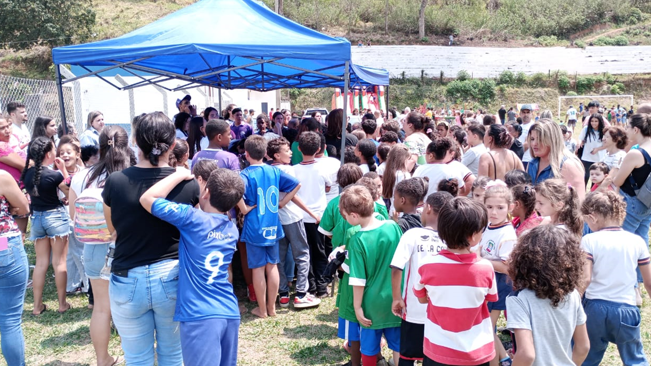 Semana das Crianças começa com atividades de lazer e brincadeiras nos bairros Córrego do Ouro e da Glória