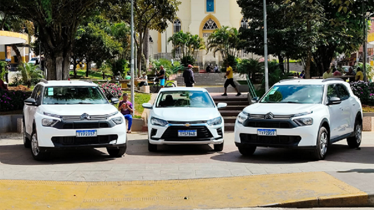 Secretaria de Saúde recebe veículos novos, fruto de indicação da dep. Carol Caram