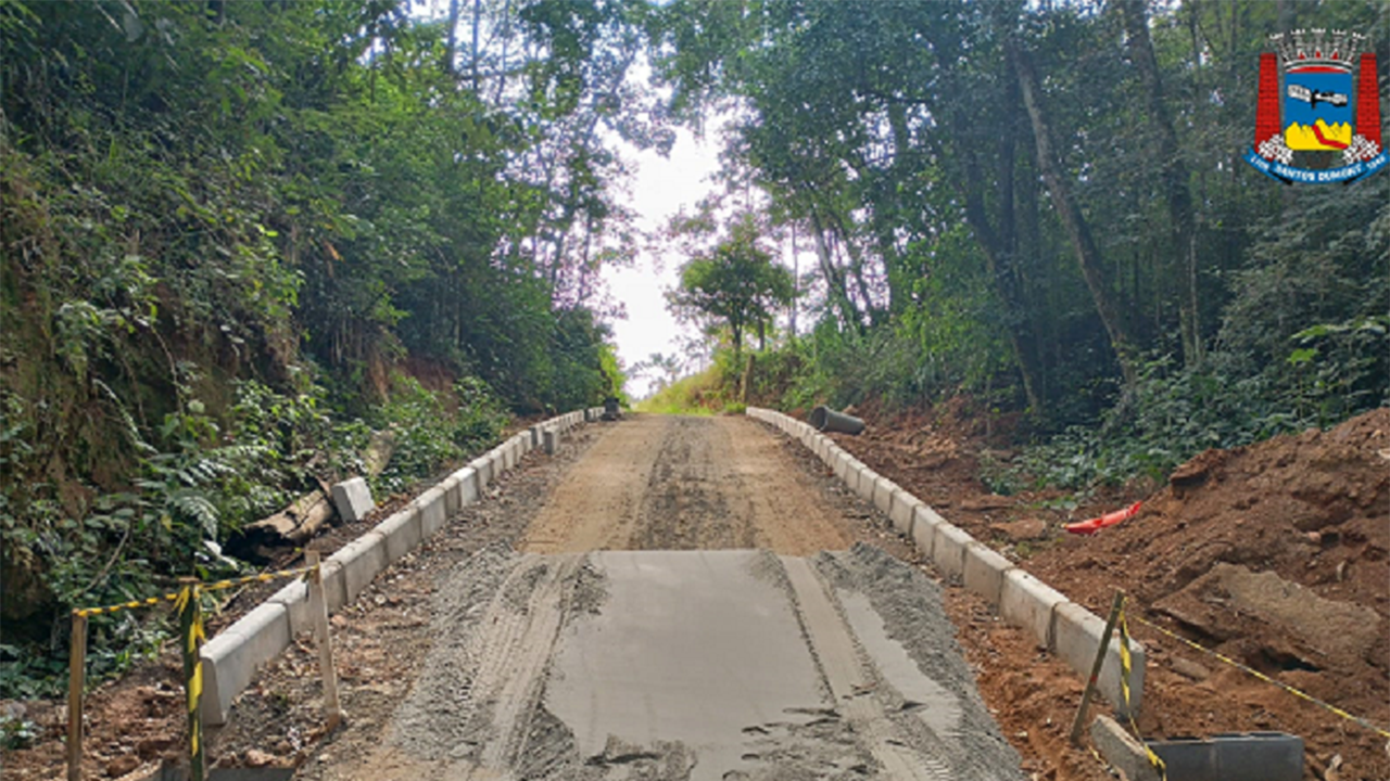 Etapa final do calçamento da Estrada do Engenho Novo 