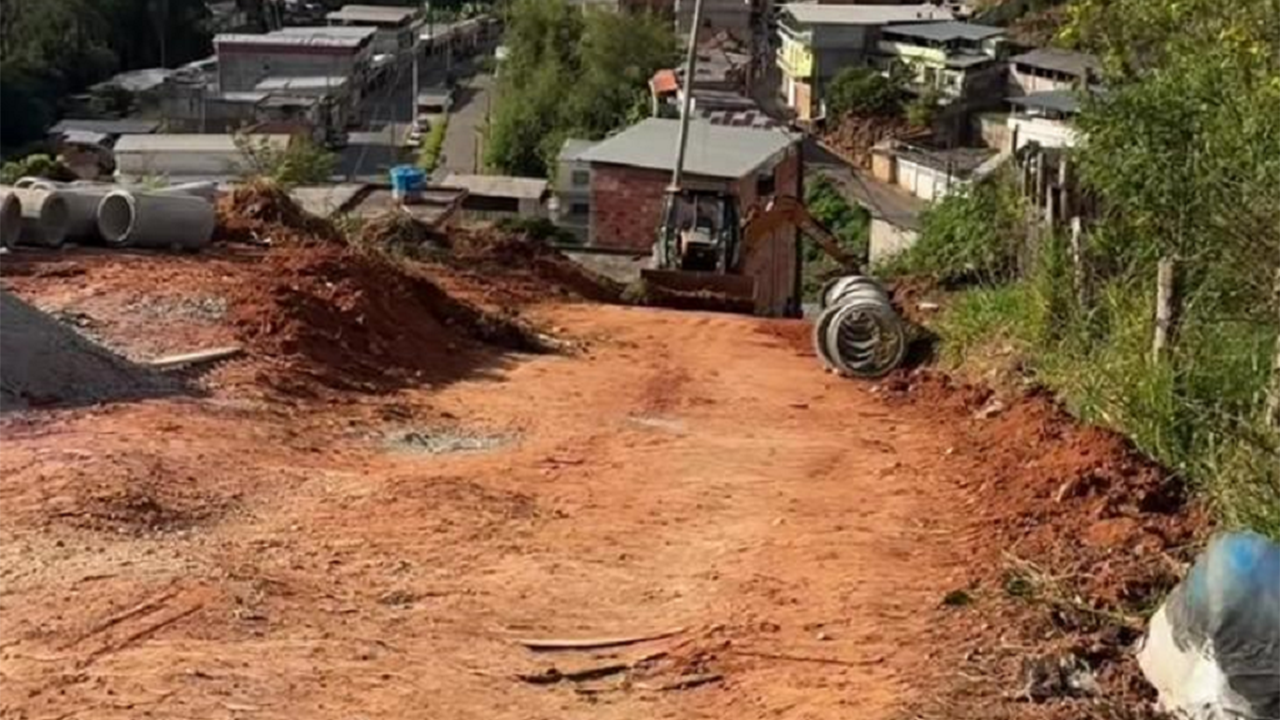 Rua Eduardo Linhares, no Loteamento Espacial, recebe obras de infraestrutura