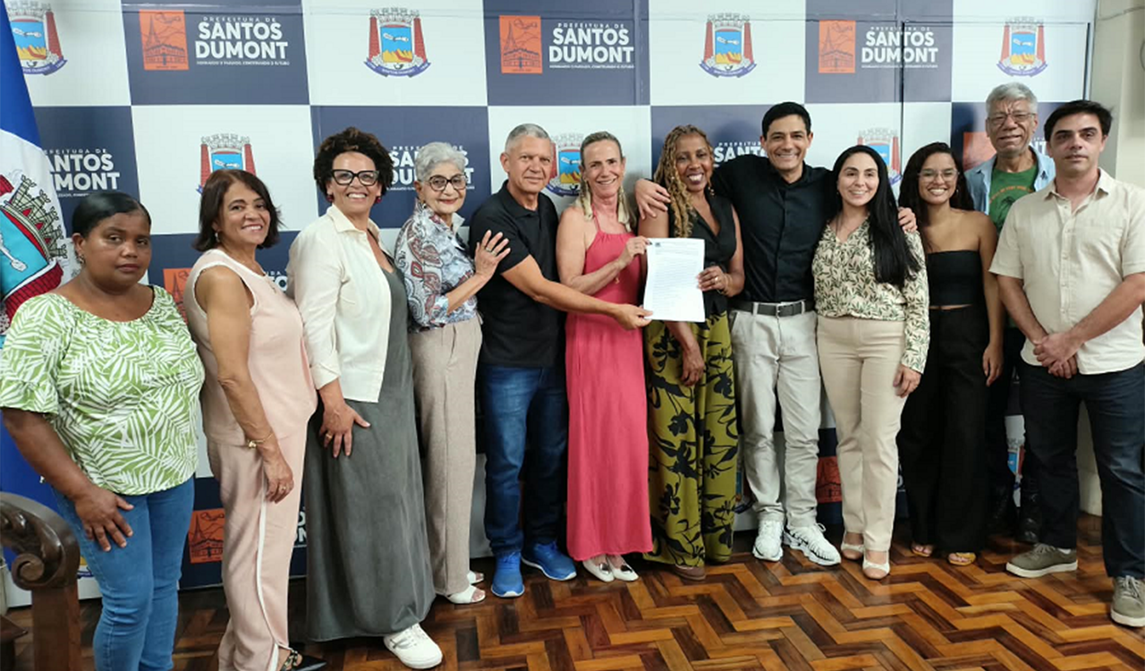 Prefeito empossa membros da sociedade civil do Conselho de Política Cultural - CPC