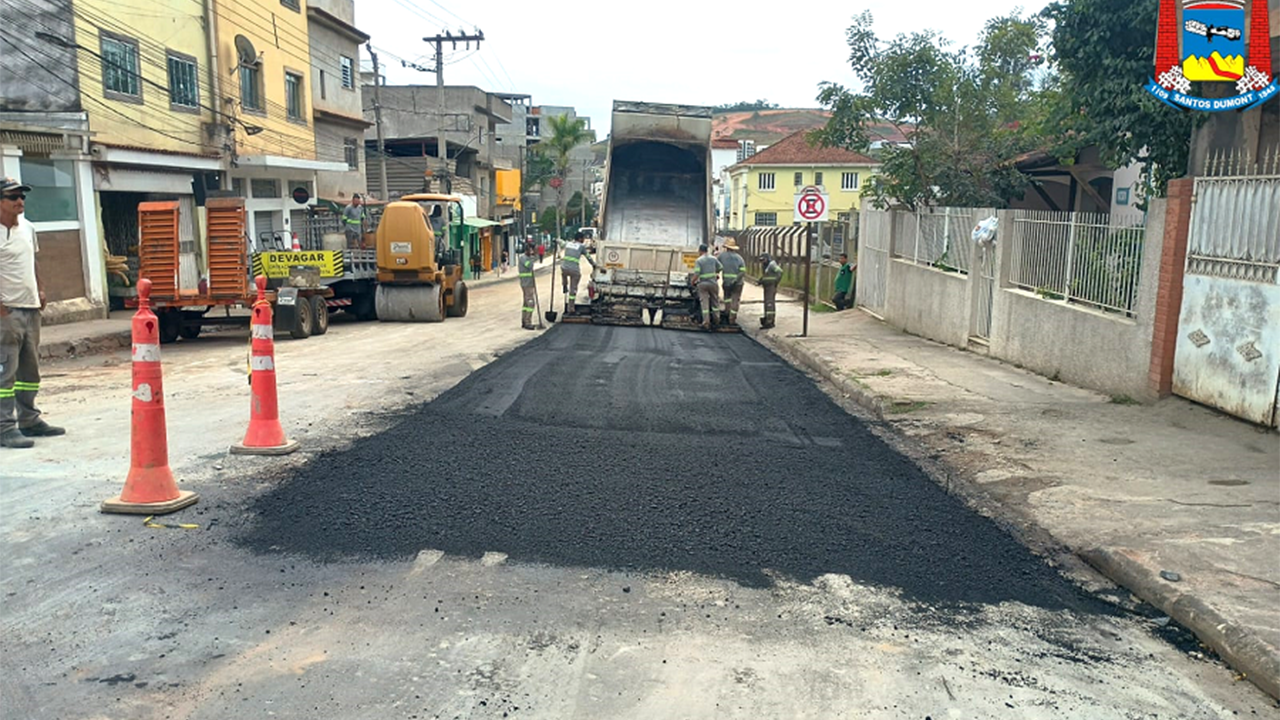 Finalização do asfaltamento da Rua Coronel Severiano de Rezende