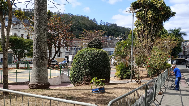 Prefeitura inicia  revitalização da Praça Cesário Alvim