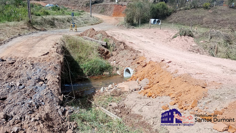 Começa a construção da ponte em concreto na estrada de Samambaia