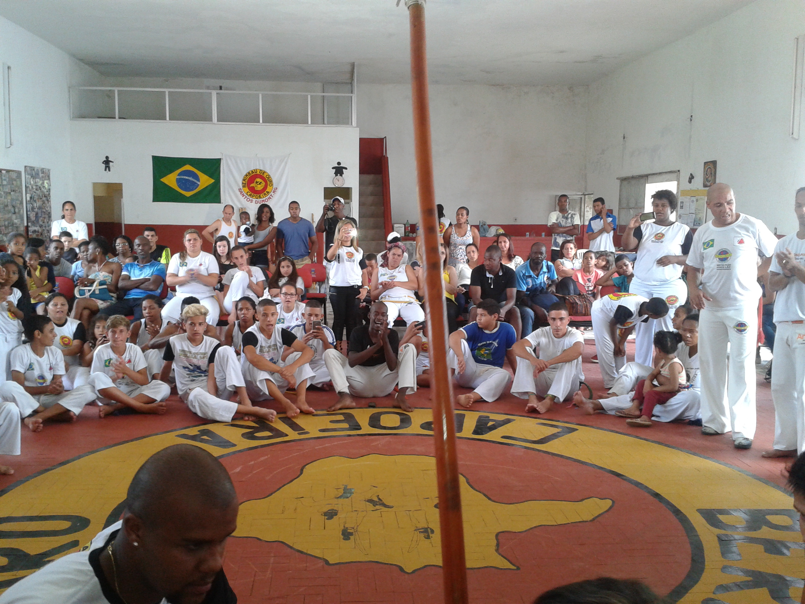 Grupo Berimbau de Ouro promove entrega de graduações