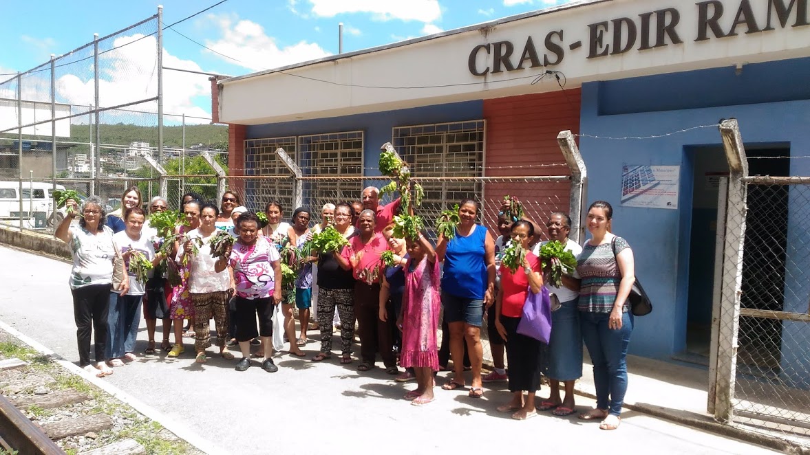 Projeto Cesta Verde entrega hortaliças e legumes para o CRAS do 4º Depósito