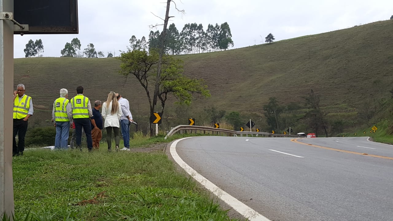 Técnicos da Via 040 visitam pontos críticos da estrada para projeto de sinalização