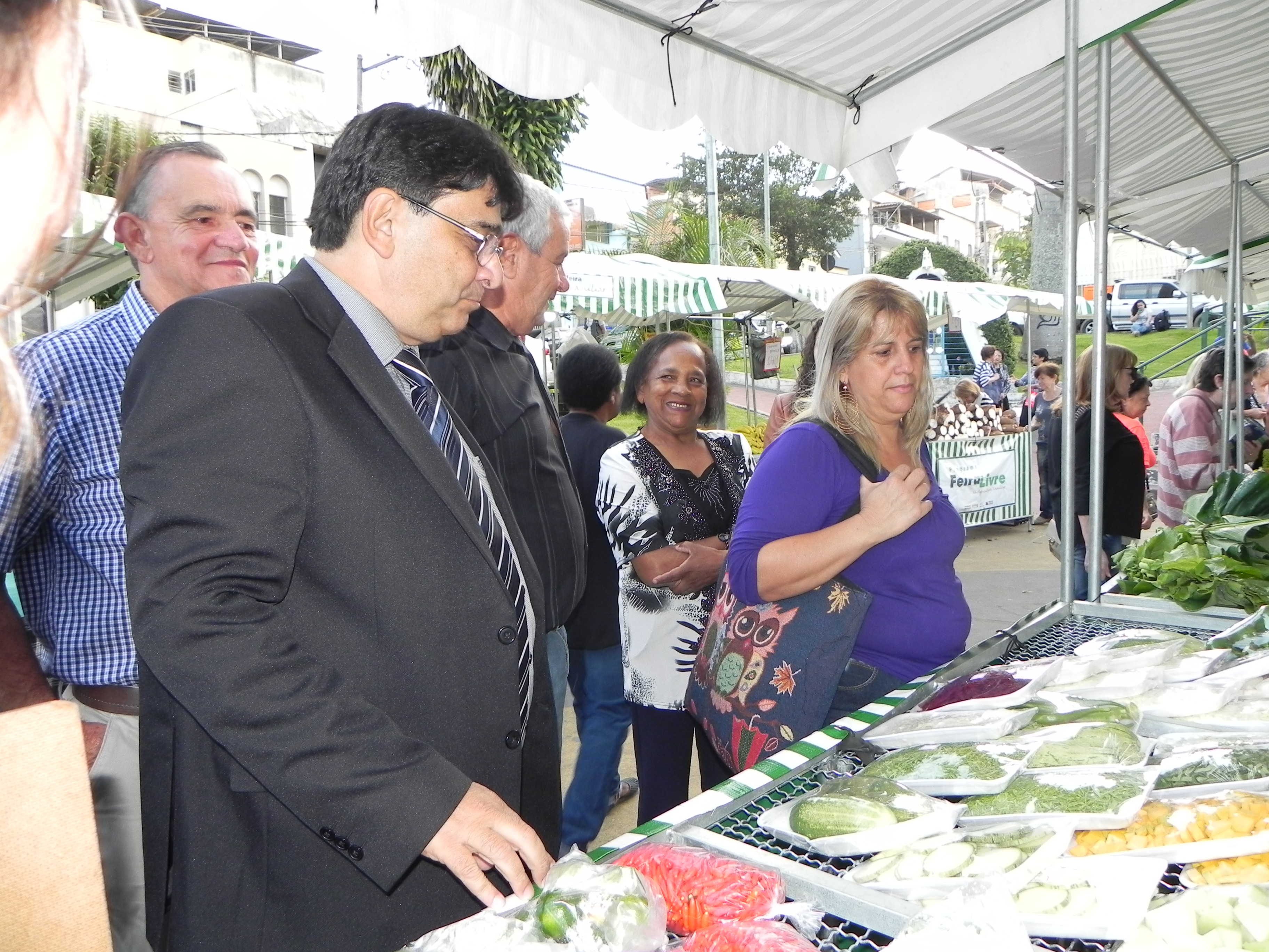 Novo secretário de Estado de Agricultura visita o município e se encanta com Feira Noturna dos Produtores Rurais