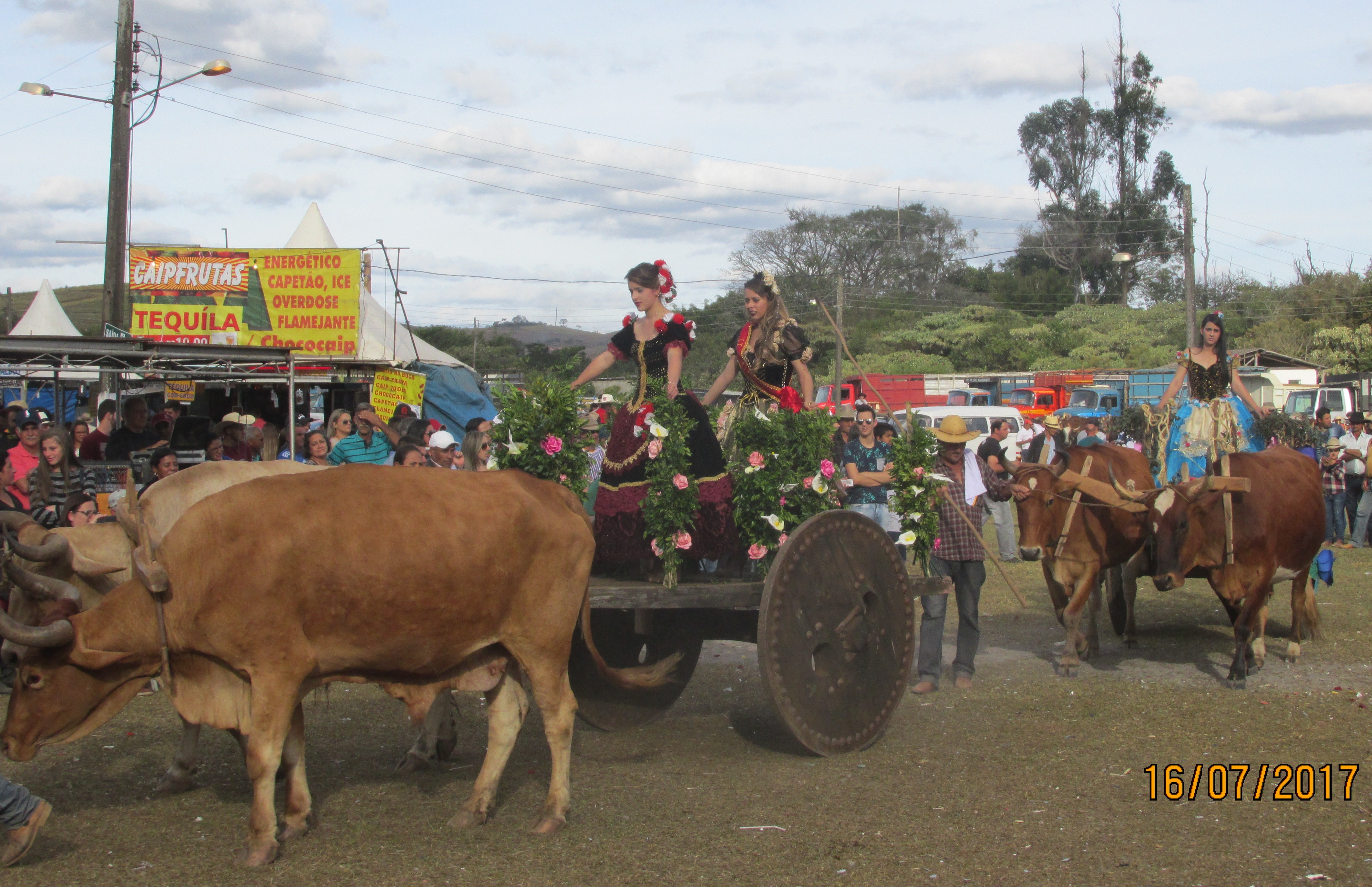 Comunidade quilombola de Corujas visita Festival de Carros de Boi