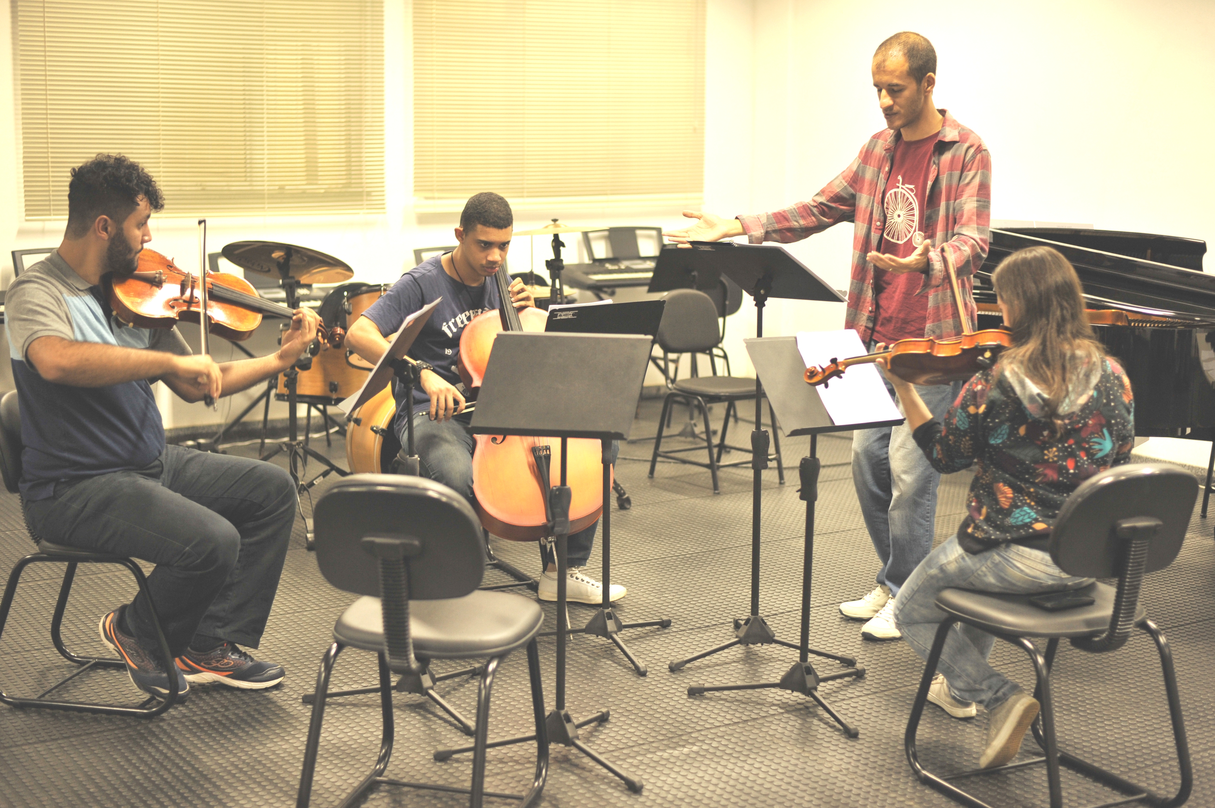 Parceria sandumonense une diretor e músico  em uma bela obra cinematográfica   