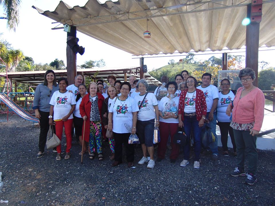 CRAS Cesário Dulci promove passeio com grupo da Terceira Idade