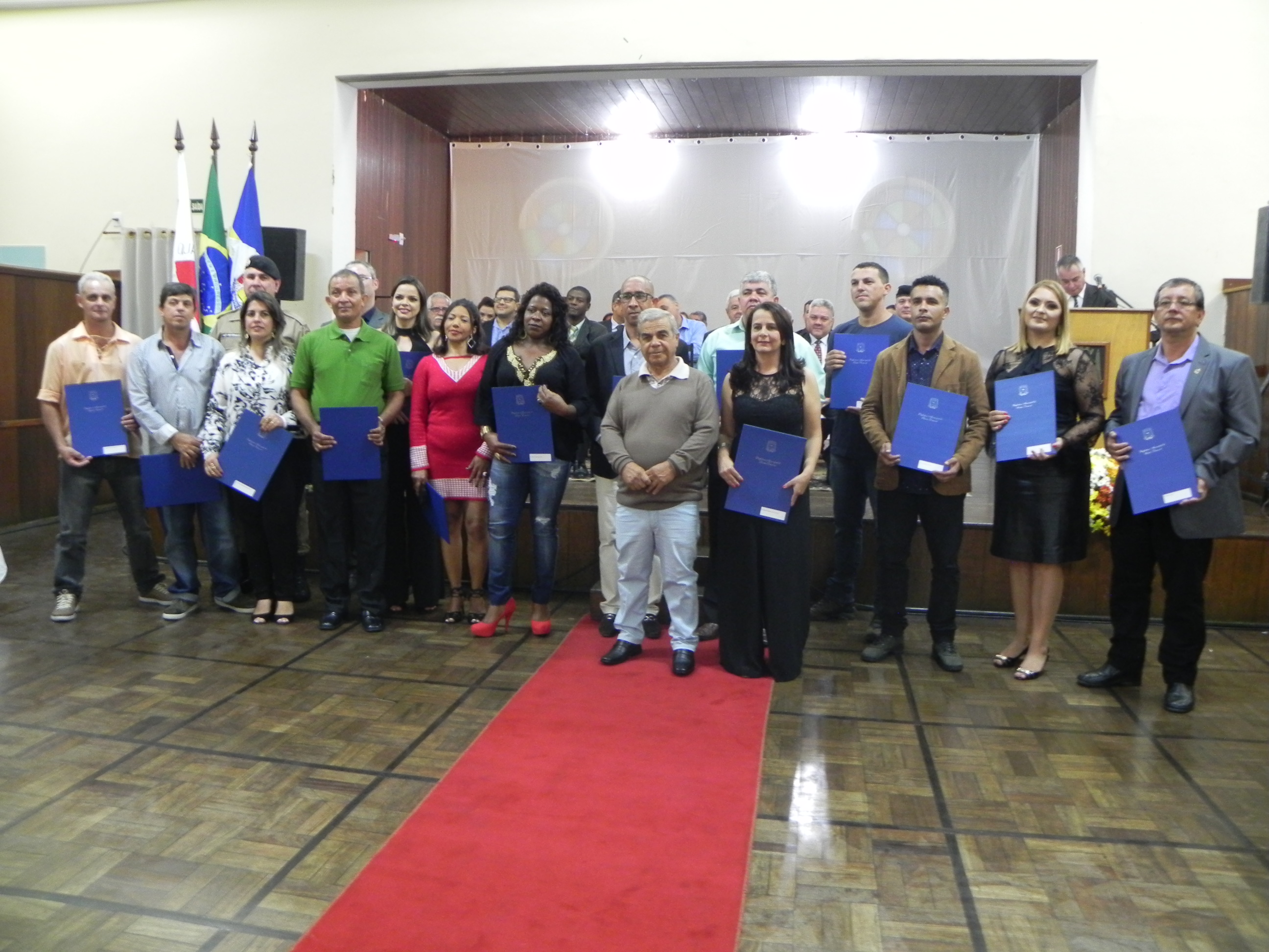 Trabalhadores sandumonenses são homenageados