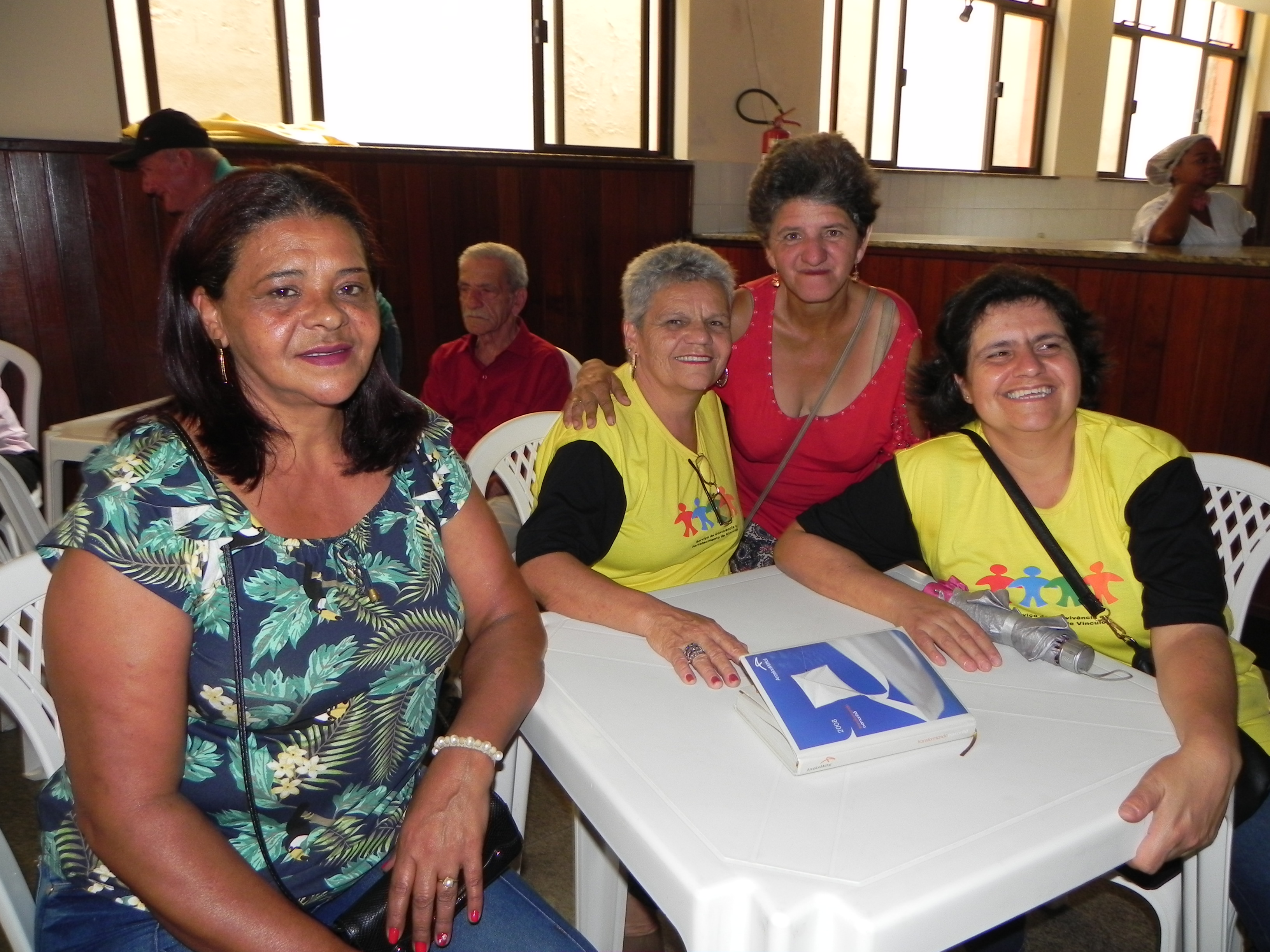 2º Baile da Saudade do CRAS reúne assistidos de Oliveira Fortes