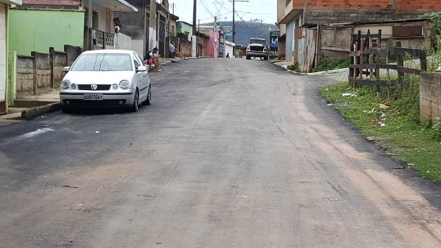 Trecho da Rua  Giovanni Peduzzi no Córrego do Ouro é asfaltado