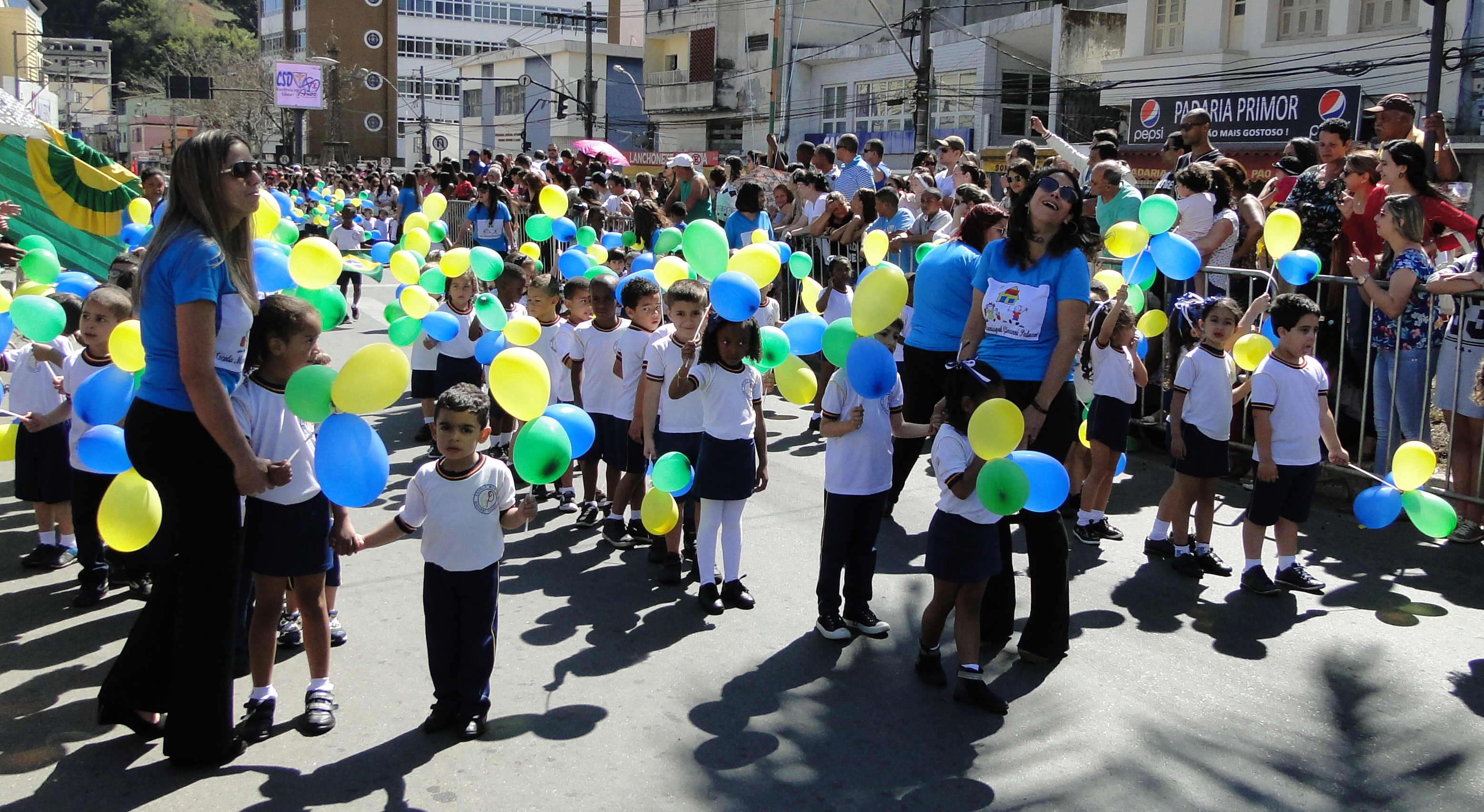 Coração Verde e Amarelo: Alunos demonstram seu amor a Pátria